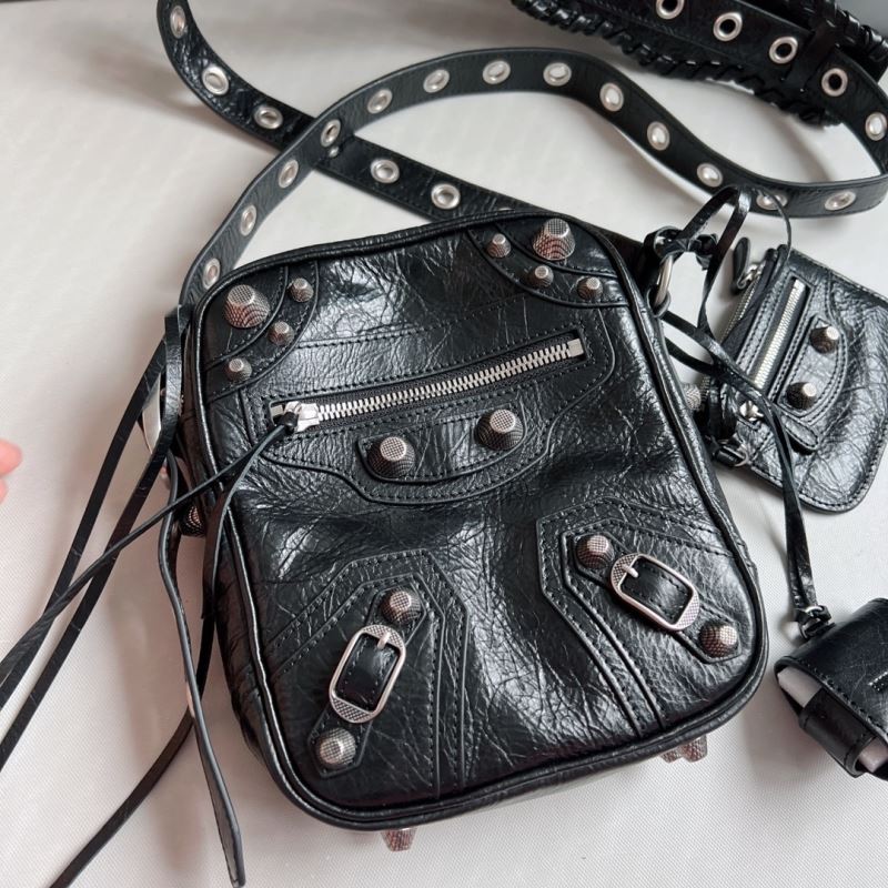 Ba*len*cia*ga satchel bags